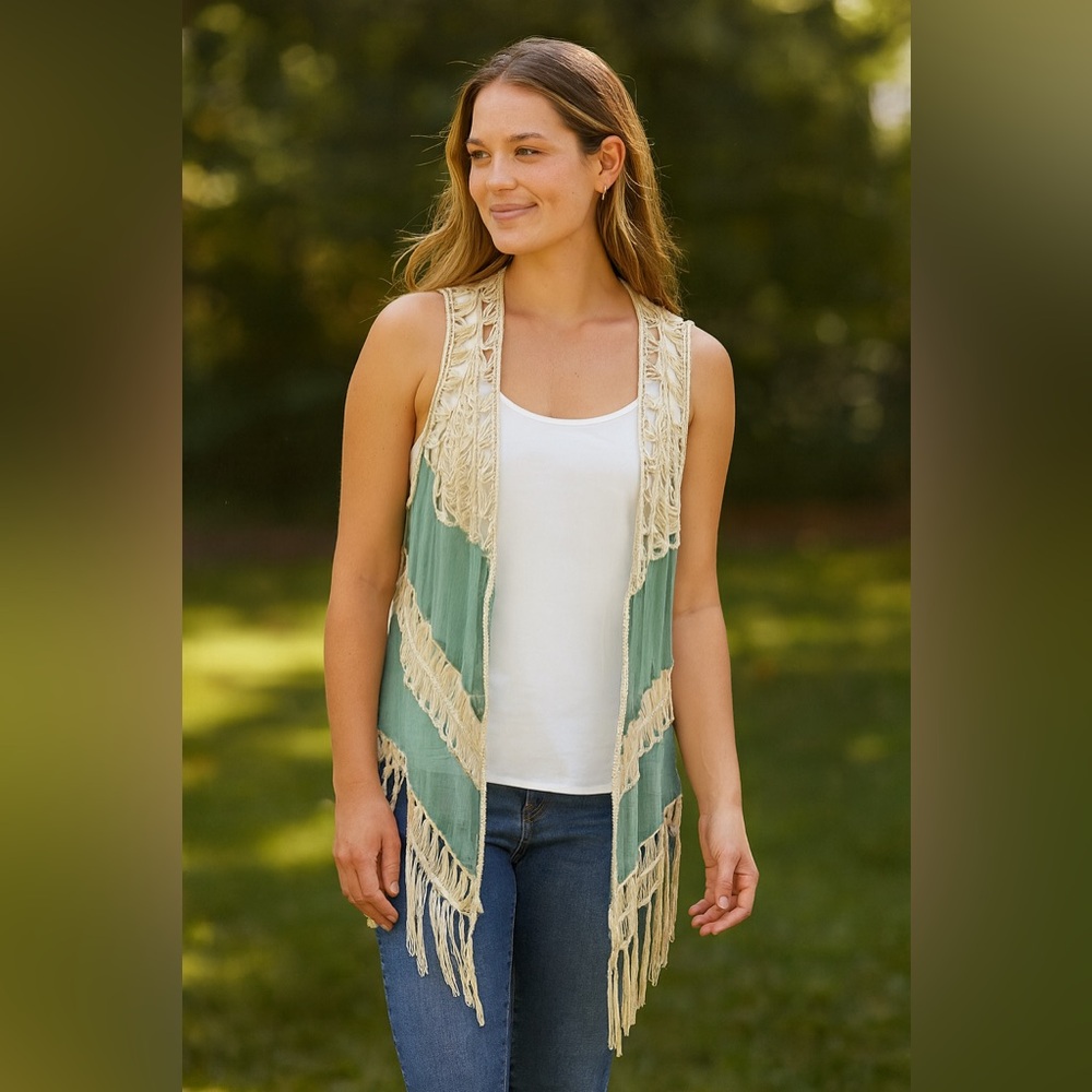 Umgee Fringe Crochet Vest Cardigan Boho Hippie Tassels Medium NEW With T…